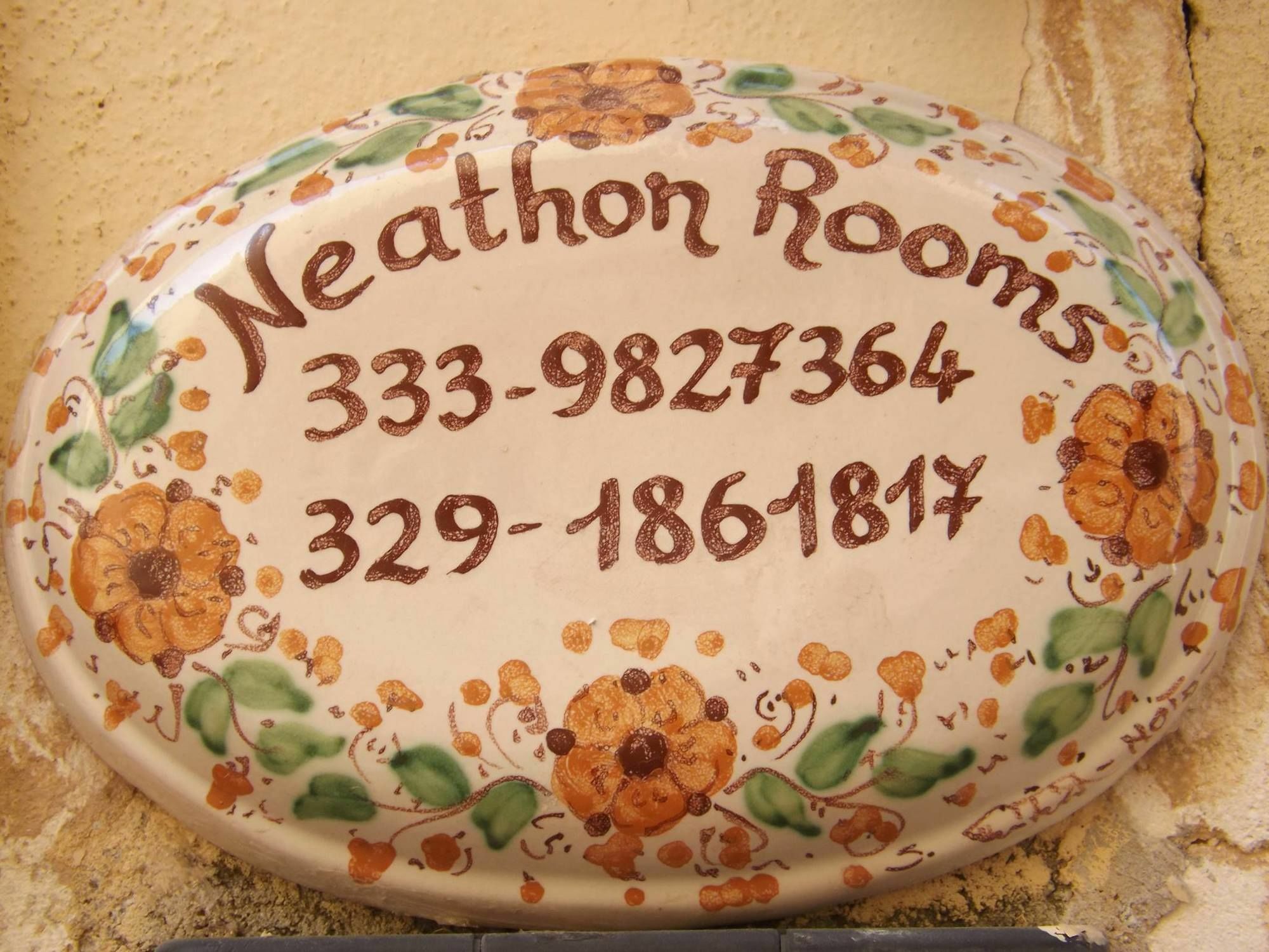Neathon Rooms Ното Екстериор снимка